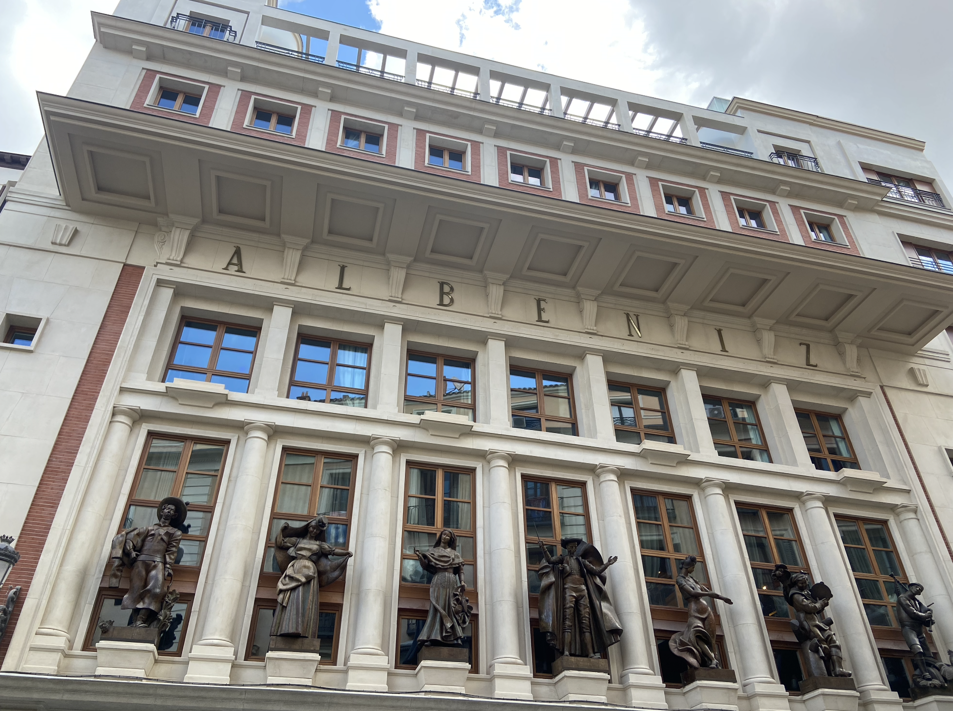​Silicius firma un contrato de alquiler con UMusic Hotels para el Hotel-Teatro Albéniz