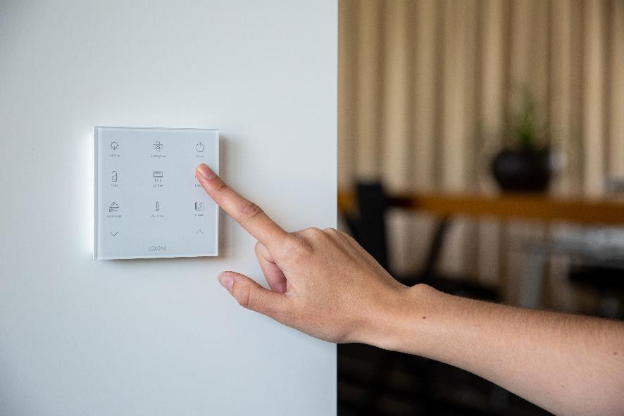 ​Touch Pure Flex permite controlar habitaciones de hotel automatizadas
