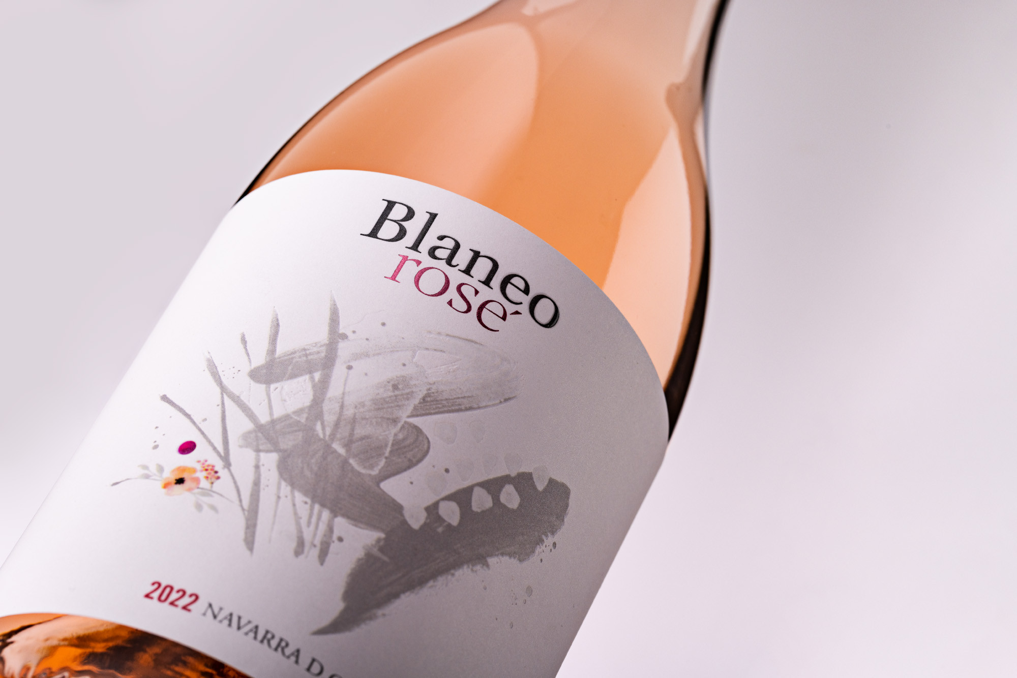 ​Pagos de Araiz lanza al mercado su vino premium rosado Blaneo Rosé