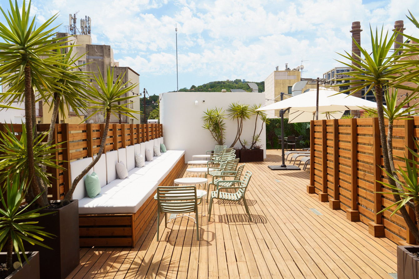 Abre Little Bar, la terraza donde poder disfrutar del atardecer de Barcelona
