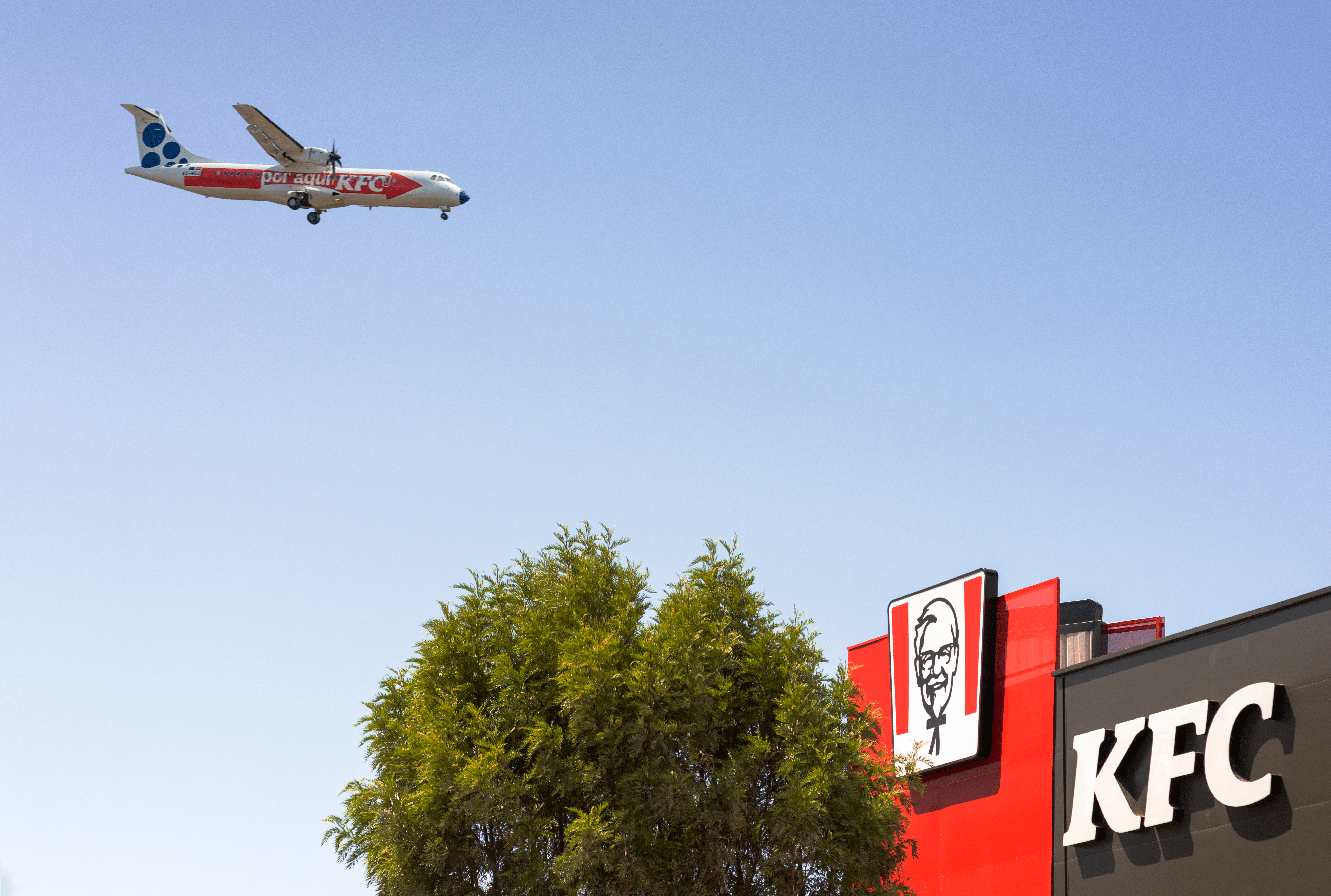 KFC presenta su nuevo restaurante en Tenerife
