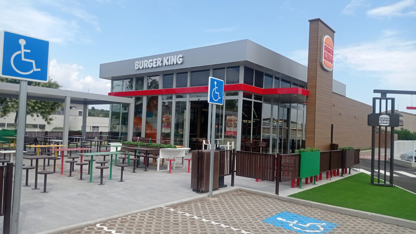 Burger King inaugura su primer restaurante en Banyoles (Girona)