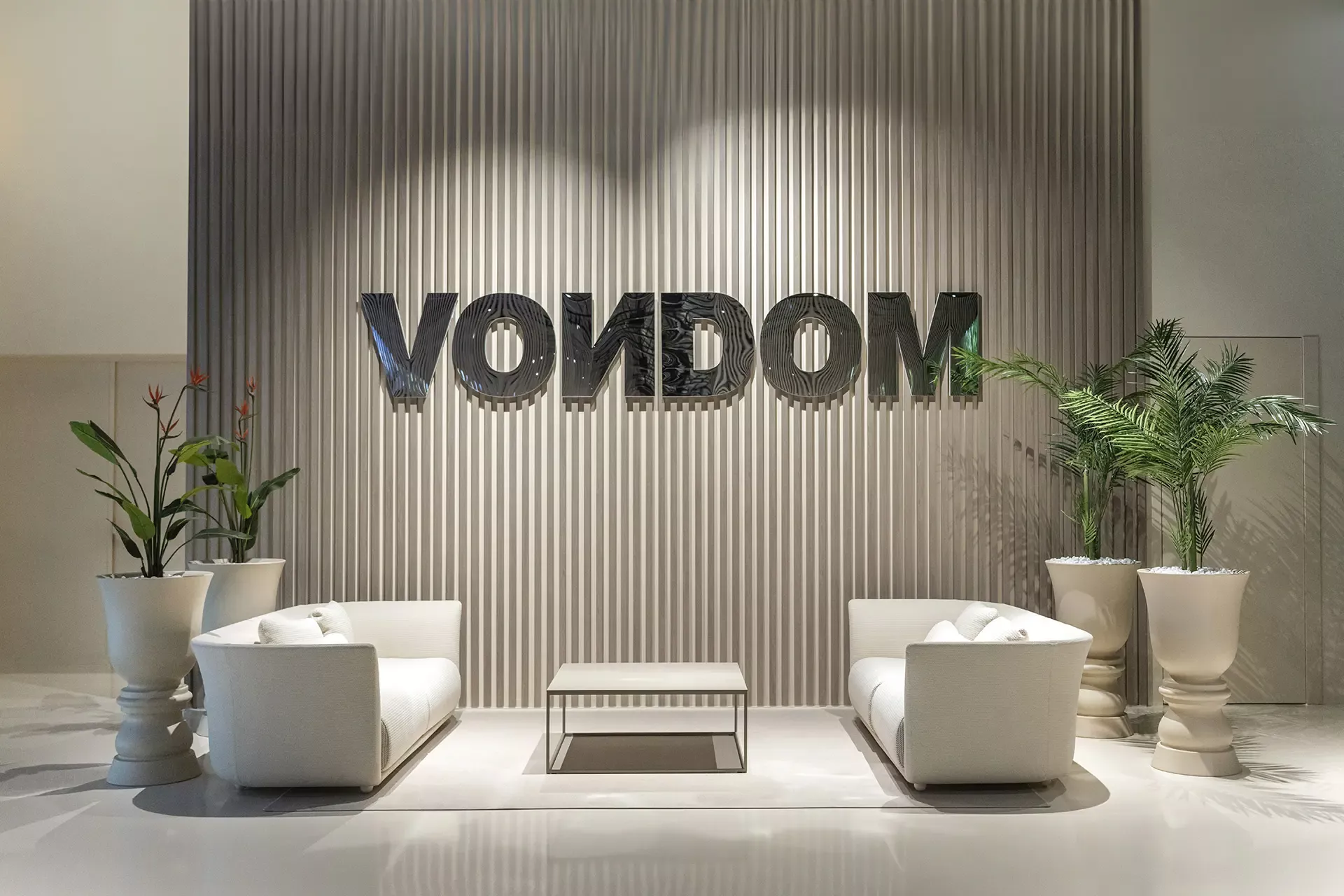 Vondom inaugura su nuevo showroom interior